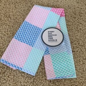 New Vineyard Vines Kitchen Hand Towel Whale Print Washable and Coaster Set